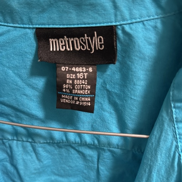 Metro style size 16Tall. Great condition - Picture 3 of 3